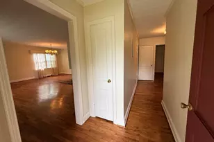 301 Pine St, Clinton, SC 29325 - Photo 4