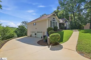 24 Carriage Dr, Greer, SC 29651 - Photo 2