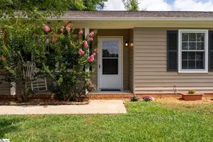 204 Rainbow Dr, Greenville, SC 29617 - Photo 2