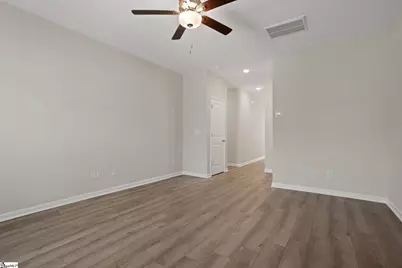 124 Brown Circle, Easley, SC 29642 - Photo 4