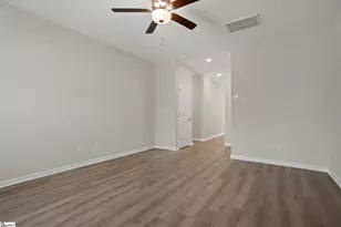 124 Brown Cir, Easley, SC 29642 - Photo 4