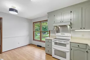 110 Trafalgar Rd, Greenville, SC 29617 - Photo 12