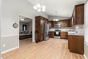 216 Eastridge Ct, Cowpens, SC 29330 - Photo 10