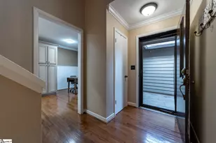 218 Goldfinch Cir, Greer, SC 29650 - Photo 2