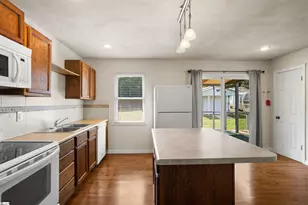 706 Harvey Rd, Greer, SC 29651 - Photo 10