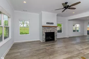 215 Maloy St, Greenville, SC 29601 - Photo 8