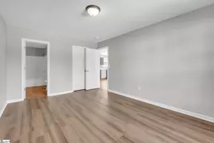 221 Riverbreeze Rd, Greenville, SC 29611 - Photo 8