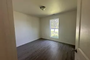 204 Dillon Dr, Clinton, SC 29325 - Photo 6