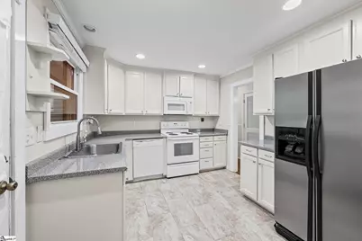 17 Eisenhower Drive, Greenville, SC 29607 - Photo 6