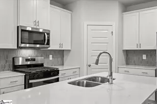 725 Parry Ct, Woodruff, SC 29388 - Photo 2