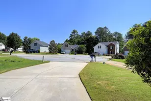 6 Headwater Ct, Simpsonville, SC 29680 - Photo 2