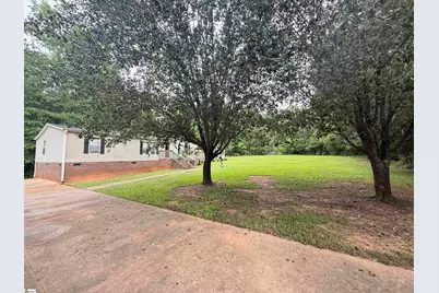 718 S Stockton Road, Fountain Inn, SC 29644 - Photo 2