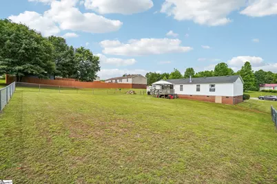620 Courtland Way, Greer, SC 29651 - Photo 2