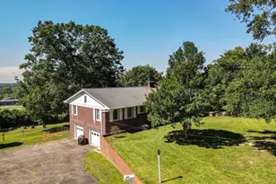 135 Skyview Dr, Spartanburg, SC 29303 - Photo 2