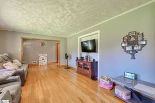 135 Skyview Dr, Spartanburg, SC 29303 - Photo 4