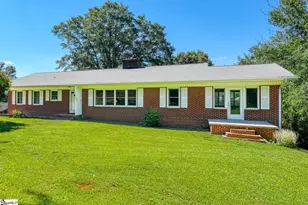 135 Skyview Dr, Spartanburg, SC 29303 - Photo 1