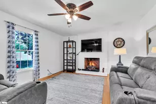15 Hoedad Dr, Fountain Inn, SC 29644 - Photo 4
