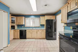 113 Grant Dr, Laurens, SC 29360 - Photo 8