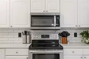 2 Lotus Ct, Greenville, SC 29609 - Photo 12