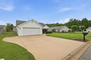 101 Walcott Dr, Lyman, SC 29635 - Photo 2