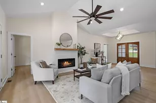9 Dahlgreen Ln, Taylors, SC 29687 - Photo 8