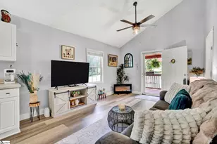 301 S E St, Easley, SC 29640 - Photo 8