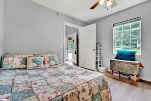 301 S E St, Easley, SC 29640 - Photo 34