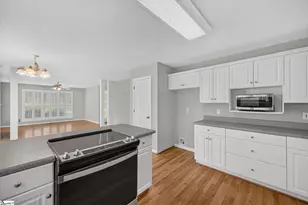 202 Ashford Ct, Easley, SC 29642 - Photo 8