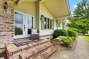 122 Mountain View Dr, Pickens, SC 28671 - Photo 2