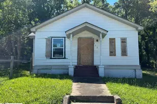 922 N Logan St, Gaffney, SC 29341 - Photo 1