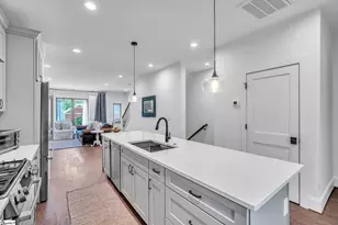21 Conwell St, Greenville, SC 29601 - Photo 8