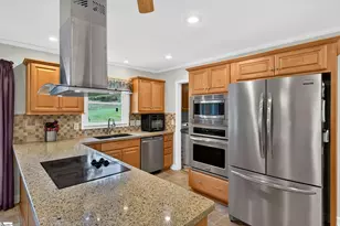 208 Holly Rd, Taylors, SC 29687 - Photo 10