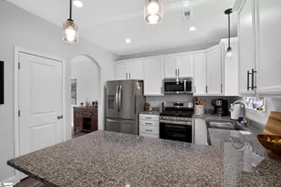 725 Dottie Ct, Greenville, SC 29617 - Photo 8