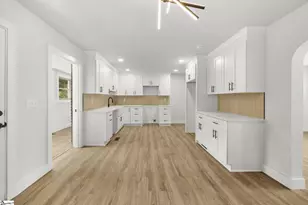 5497 Old Buncombe Rd, Greenville, SC 29609 - Photo 12