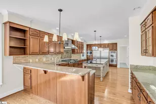 11 Country Squire Ct, Greenville, SC 29615 - Photo 8