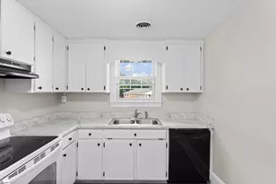 313 Lanham St, Greenwood, SC 29649 - Photo 8