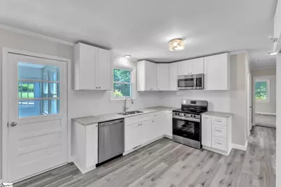 107 Carriage Lane, Simpsonville, SC 29681 - Photo 6