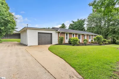 107 Carriage Lane, Simpsonville, SC 29681 - Photo 2