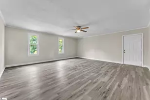 107 Carriage Ln, Simpsonville, SC 29681 - Photo 4