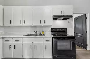52 Hutchins St, Greenville, SC 29605 - Photo 8