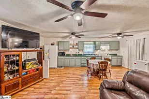240 Canady Rd, Wellford, SC 29385 - Photo 12