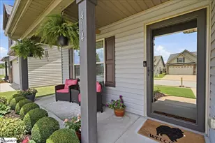414 Aniken Cir, Boiling Springs, SC 29316 - Photo 2