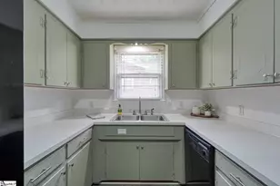 1291 Montview St, Spartanburg, SC 29307 - Photo 14