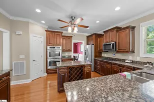 103 Country Club Dr, Laurens, SC 29360 - Photo 10