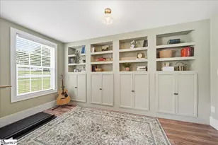 902 E Lee Rd, Taylors, SC 29687 - Photo 14