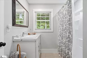 902 E Lee Rd, Taylors, SC 29687 - Photo 24