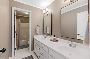 210 E Cranberry Ln, Greenville, SC 29615 - Photo 34