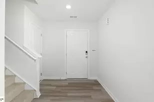 622 Starbeam Ct, Spartanburg, SC 29303 - Photo 2