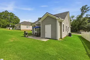 505 W D Ave, Easley, SC 29640 - Photo 22