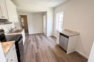 202 E Centennial St, Clinton, SC 29325 - Photo 2